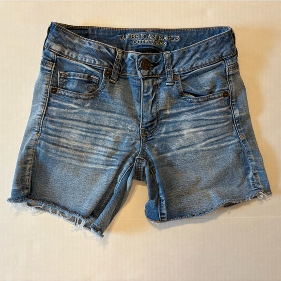 American Eagle Super Super Stretch Midi raw hem cut-off jeans shorts size 4 - Picture 1 of 6